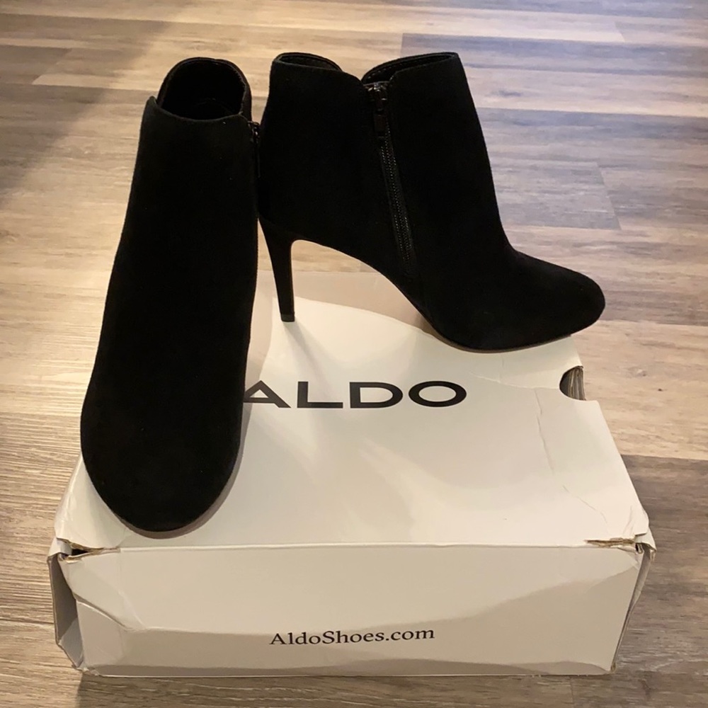 Aldo Pandra black suede booties 6.5